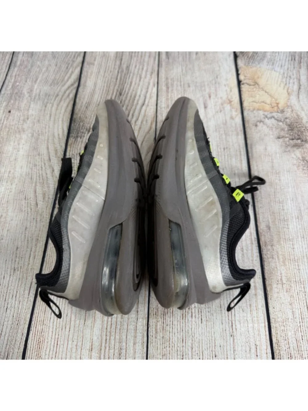 Nike Air Max Axis Boys Sneakers Youth Size 1Y
